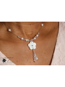 Oreste collier de mariage fleur de nacre et perles en cristal