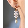 Boucles d'oreilles Janka pour la mariée, fleurs en zirconiums et perles