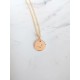 Collier pendentif médaille gravée moineau, sur chaîne gold filled