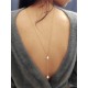 Collier bijou de dos fleurs de nacre jacinthe