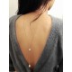 Collier bijou de dos fleurs de nacre jacinthe
