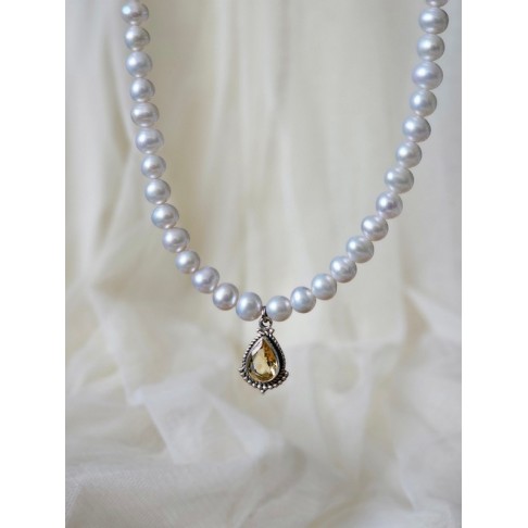 Collier tour de cou perles de culture d'eau douce et pendentif citrine
