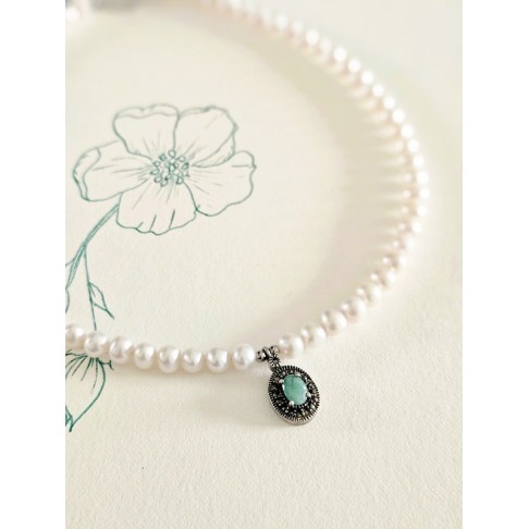 Collier tour de cou perles de culture d'eau douce et pendentif marcassites
