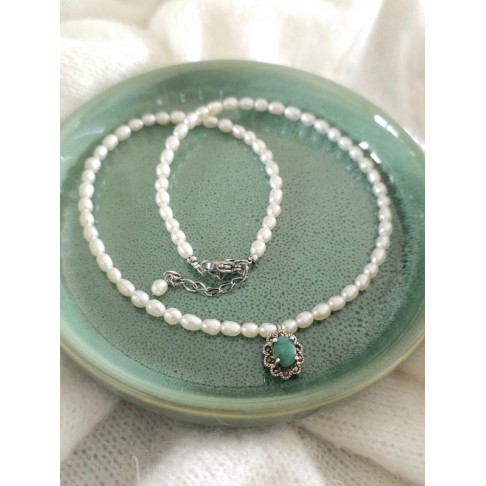 Collier tour de cou perles grains de riz et pendentif marcassites