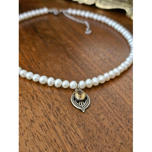 Collier Vittoria perles de culture et amulette citrine