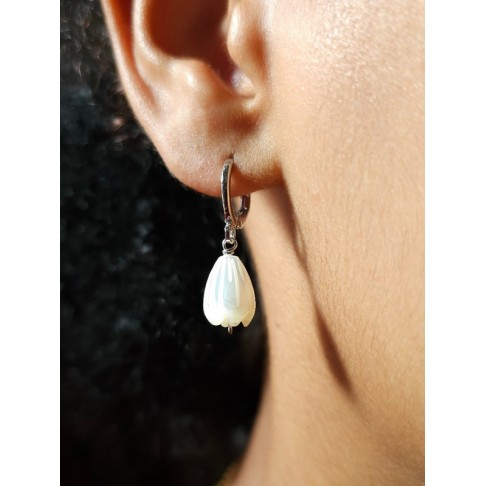 Mini créoles boucles d'oreilles Jacinthe fleur de nacre