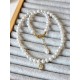 Collier Cécily tour de cou perles de culture d'eau douce et goutte d'eau zirconium